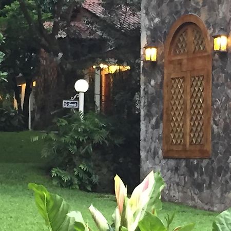 Park Eden Bed & Breakfast Los Llanitos Buitenkant foto